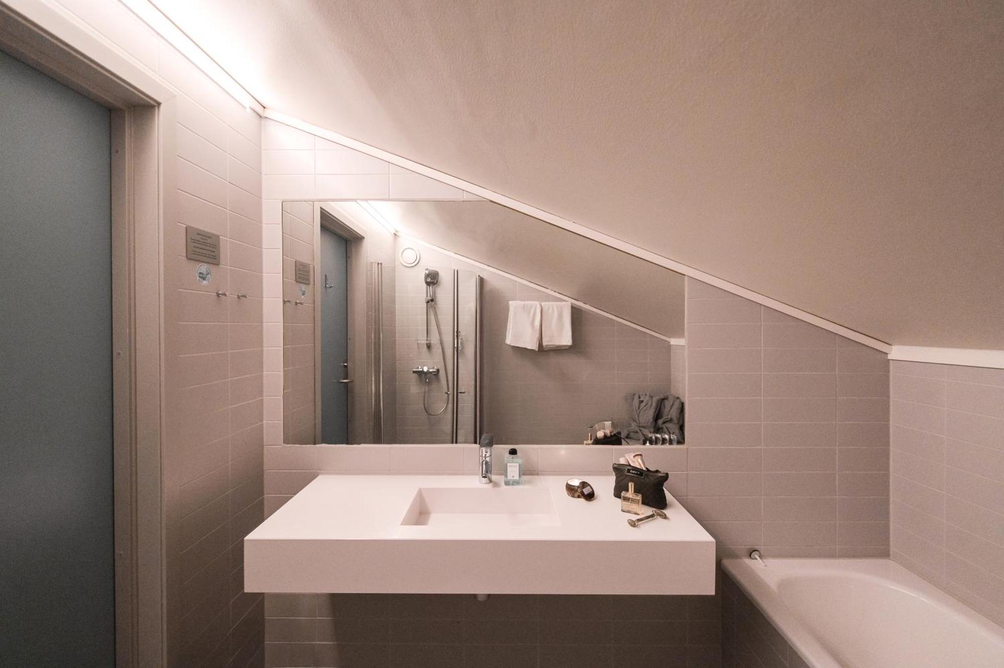 Svalbard Hotell | Polfareren Longyearbyen Esterno foto