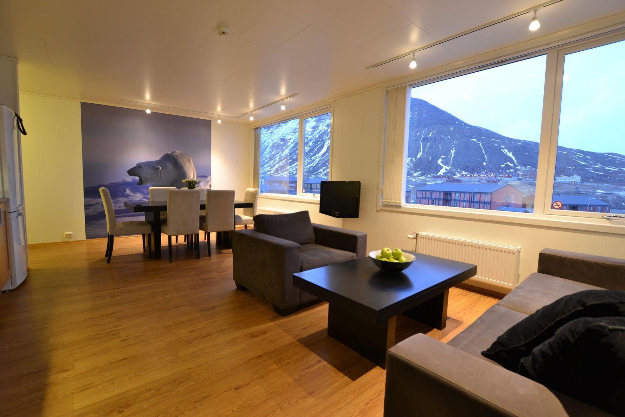 Svalbard Hotell | Polfareren Longyearbyen Esterno foto